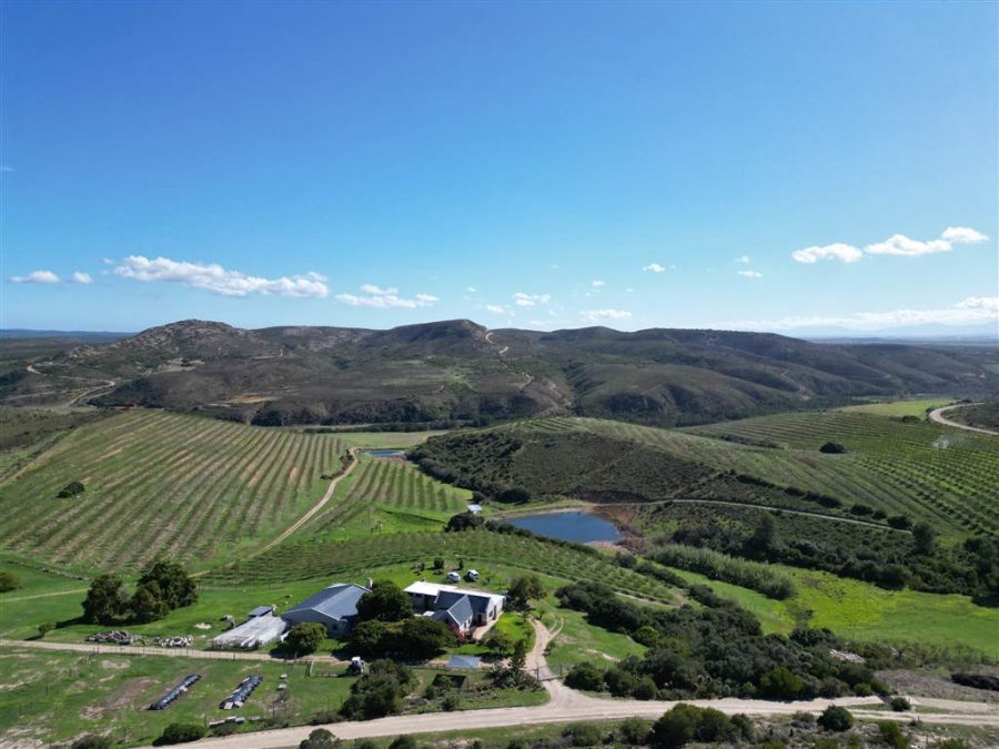 6 Bedroom Property for Sale in Stilbaai Oos Western Cape